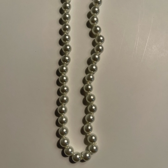 Claire’s pearl necklace earring set. Never worn. - Picture 3 of 3